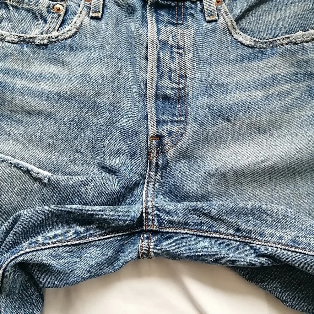Levi's 501 Skinny Jeans Premium Denim Distressed Ankle In Nice as Pie Size 28 - Picture 10 of 16